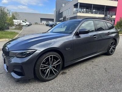 BMW 330e