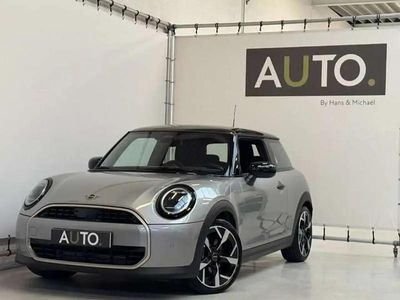Argent Occasion 2024 Mini Cooper Favoured Citadine | 27 990 € (Prix juste)