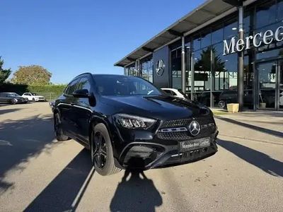 Kosmosblack met. Occasion 2025 Mercedes GLA180 SUV | 46 990 €