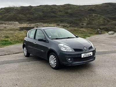 Bleu Occasion 2006 Renault Clio III Citadine | 4 250 € (Prix juste)
