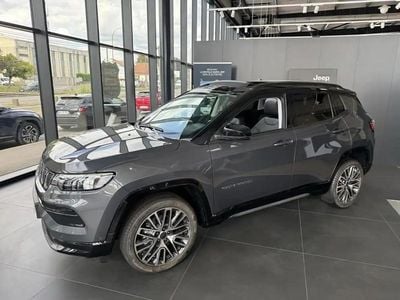 Noir Occasion 2025 Jeep Compass Summit SUV | 39 990 € (Prix assez cher)