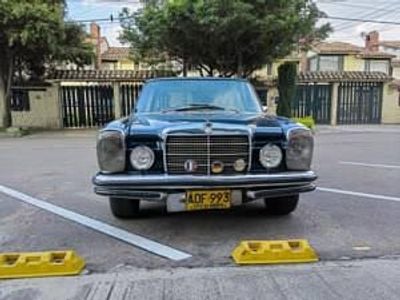 Bleu Occasion 1970 Mercedes 250 Berline | 12 350 €