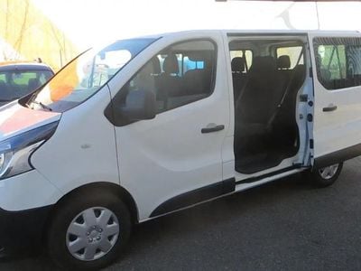 Blanc Occasion 2018 Renault Trafic Life Monospace | 20 000 € (Prix assez cher)