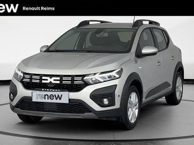 Gris Occasion 2024 Dacia Sandero Expression Citadine | 14 999 € (Prix juste)