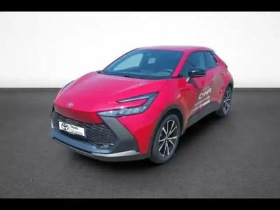 Rouge Occasion 2025 Toyota C-HR Design SUV | 32 990 € (Prix assez cher)
