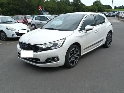 Blanc Occasion 2016 Citroën DS4 Chic Citadine | 10 990 €