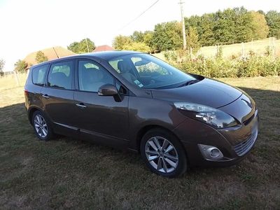 Brun Occasion 2010 Renault Grand Scénic III Monospace | 7 500 €