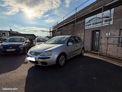 Gris Occasion 2005 VW Golf V Berline | 4 499 € (Prix juste)