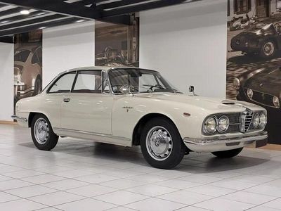 Beige Occasion 1962 Alfa Romeo 2600 Sprint Coupé | 48 990 €