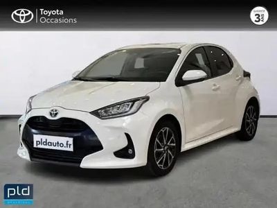Blanc Occasion 2023 Toyota Yaris Hybrid Design Berline | 19 990 € (Prix juste)