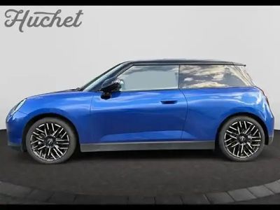 Blazing blue Occasion 2024 Mini Cooper Favoured Citadine | 35 920 € (Prix assez cher)