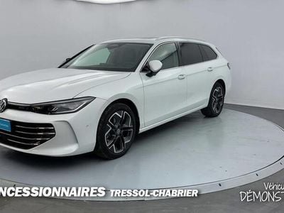 Blanc Occasion 2024 VW Passat Elegance Coupé | 41 999 €