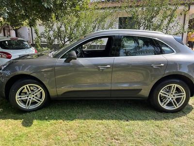 Gris Occasion 2015 Porsche Macan SUV | 23 990 € (Prix assez cher)
