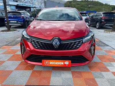 Rouge Occasion 2024 Renault Clio V Techno Berline | 16 990 € (Prix assez cher)