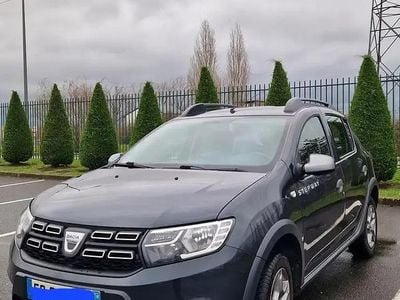 Occasion Dacia Sandero Stepway 90 ch (66 kW) 2018 Gris Berline