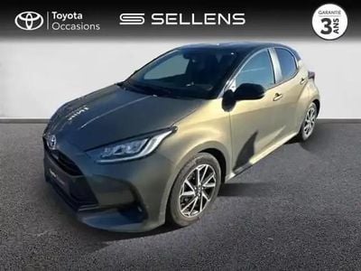 Bronze imperial Occasion 2022 Toyota Yaris Hybrid Design Berline | 19 880 € (Prix juste)