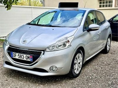 Occasion 2014 Peugeot 208 Style Citadine | 4 490 € (Prix juste)