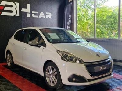 Blanc Occasion 2018 Peugeot 208 Style Citadine | 5 990 € (Bon prix)