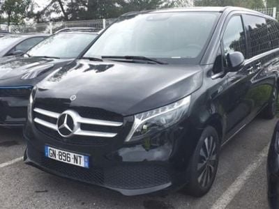 Mercedes V220