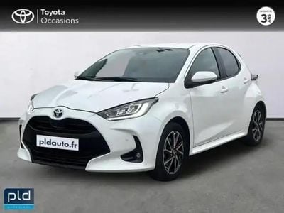 Blanc Occasion 2023 Toyota Yaris Hybrid Design Berline | 20 490 € (Prix juste)