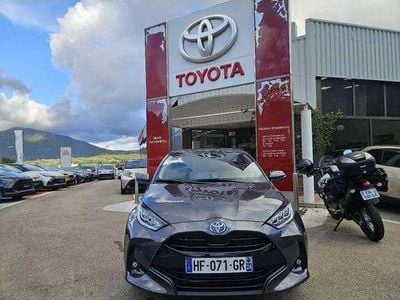 Nouvelle 2025 Toyota Yaris Hybrid Design Berline | 25 500 € (Prix juste)