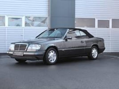 Gris Occasion 1996 Mercedes E200 Cabriolet | 34 000 €