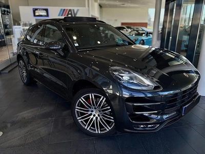 Gris Occasion 2016 Porsche Macan Turbo SUV | 44 990 € (Prix juste)