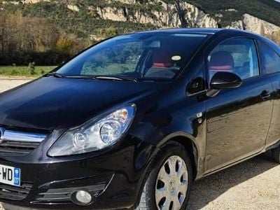 Rouge Occasion 2010 Opel Corsa Edition Citadine | 4 990 € (Prix juste)