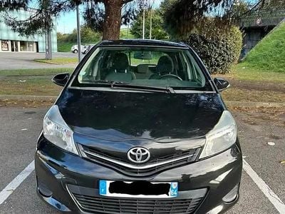 Noir Occasion 2012 Toyota Yaris Berline | 4 390 €