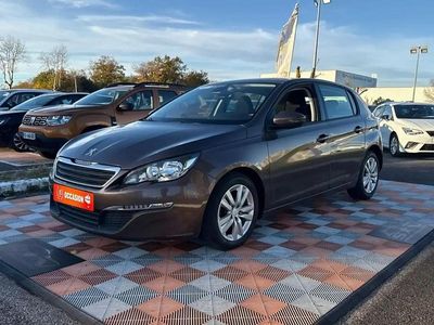 Brun Occasion 2015 Peugeot 308 Active Berline | 7 950 € (Prix assez cher)