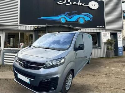 Gris Nouvelle 2025 Opel Vivaro-e Combi Van | 36 000 € (Prix assez cher)