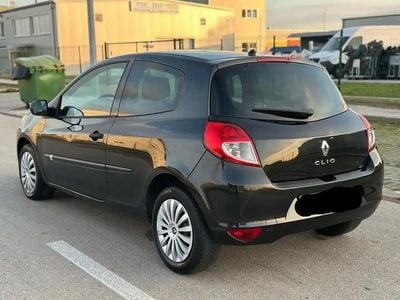 Occasion 1999 Renault Clio II Berline | 2 000 €