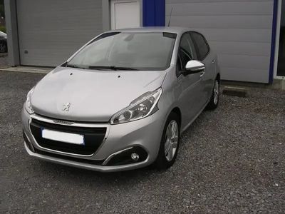 Gris Occasion 2018 Peugeot 208 Style Citadine | 10 390 € (Prix cher)