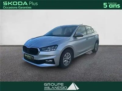 Gris Occasion 2024 Skoda Fabia Selection Berline | 17 990 € (Prix juste)