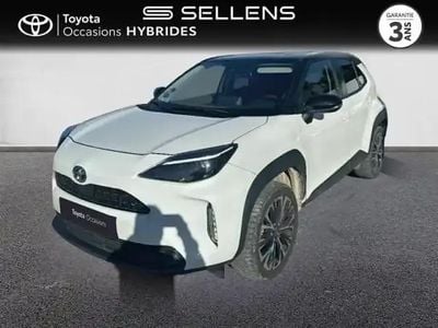 Blanc lunaire/toit noir Occasion 2022 Toyota Yaris Cross SUV | 23 490 € (Prix juste)