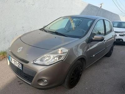 Occasion Renault Clio III Expression 76 ch (55 kW) 2010 Beige Berline