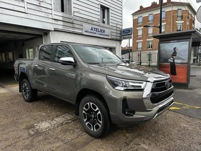 Occasion Toyota HiLux 150 ch (110 kW) 2024 Bronze Pick-up