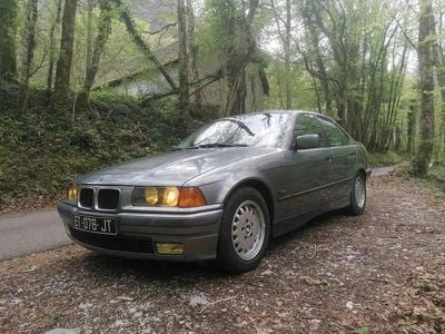 Gris Occasion 1994 BMW 325 Berline | 6 500 €