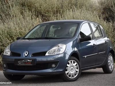 Gris Occasion 2006 Renault Clio III Expression Berline | 6 490 € (Prix juste)