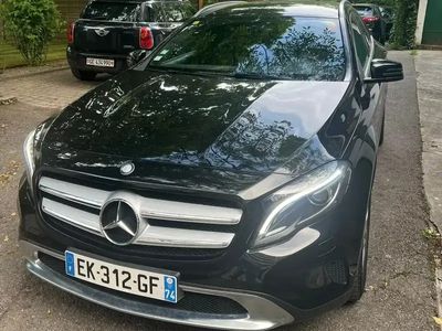 Mercedes GLA220