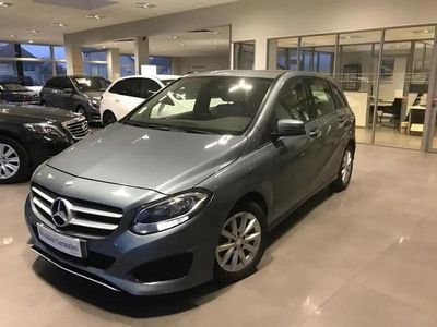 Bleu Occasion 2015 Mercedes B180 Business Monospace | 14 800 € (Prix assez cher)