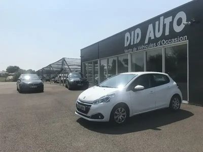 occasion Peugeot 208 1.2 Puretech 82 cvGPS2019