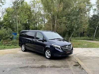 Mercedes V220