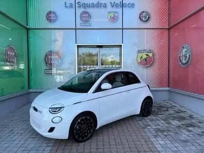 Ice white pastel Nouvelle 2025 Fiat 500e La Prima Citadine | 18 990 € (Super prix)