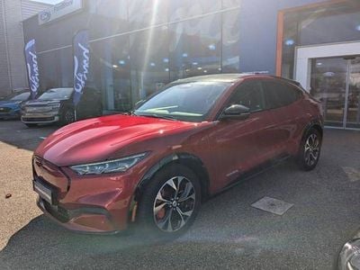 Rouge Occasion 2022 Ford Mustang Mach-E Extended Range SUV | 39 000 € (Prix assez cher)