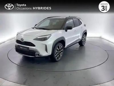 Blanc nacré/toit noir Nouvelle 2025 Toyota Yaris Hybrid Sport SUV | 31 490 € (Prix cher)
