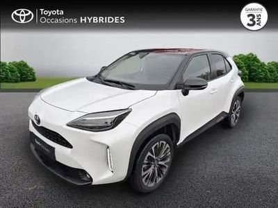 Blanc nacré/toit noir Occasion 2022 Toyota Yaris Cross SUV | 21 490 € (Prix juste)