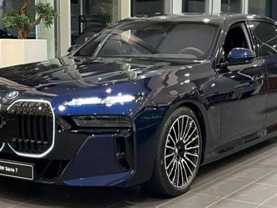 BMW i7