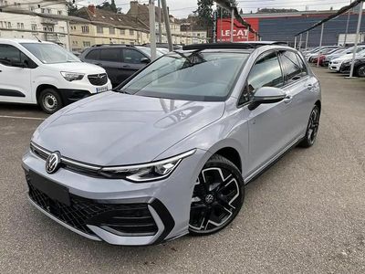 Gris Nouvelle 2025 VW Golf R-line Berline | 36 990 € (Prix assez cher)