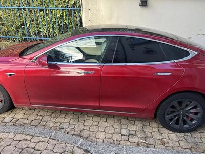 Rouge Occasion 2018 Tesla Model S Citadine | 40 000 € (Prix cher)